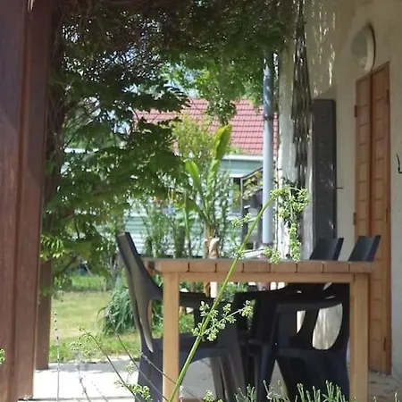 Espace Famille Montmillon Chamblay Buitenkant foto