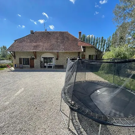 Espace Famille Montmillon Chamblay Buitenkant foto